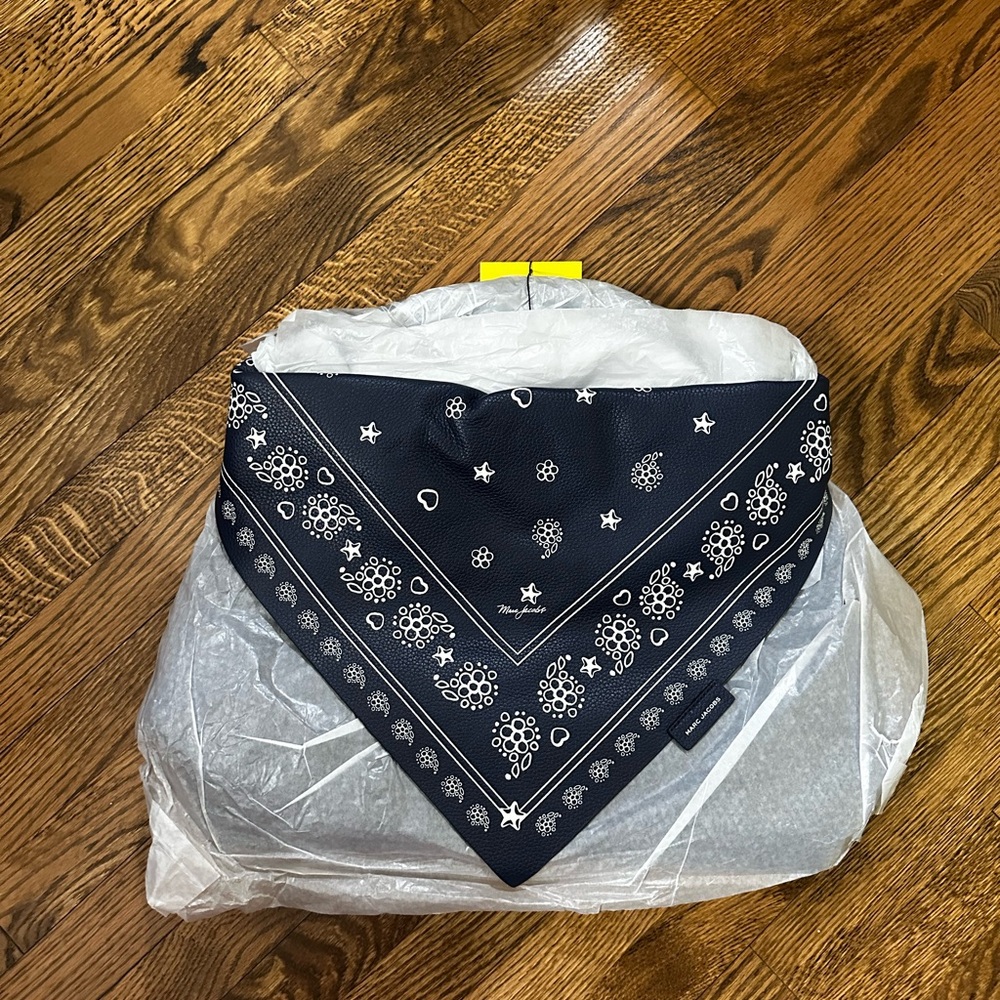 Marc Jacobs The Bandana Sack Shoulder Bag - Picture 10 of 11